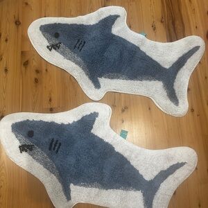 2 Pillowfort Shark Bath Mat in Blue and White